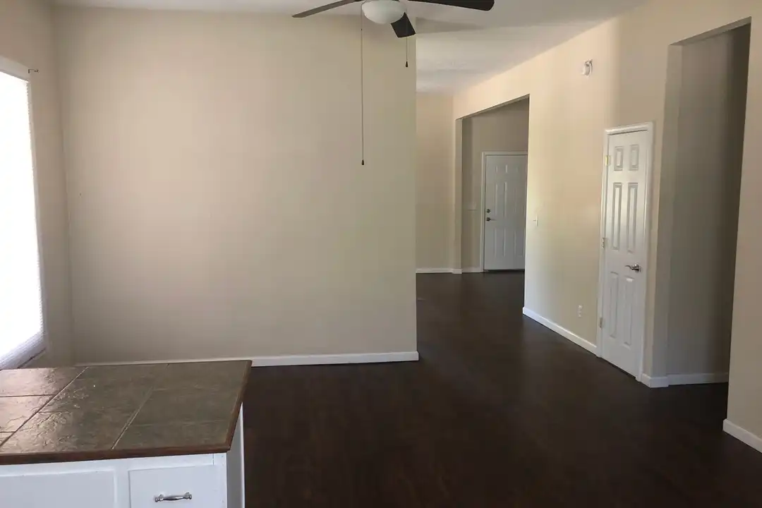 701 Francis St W - View 2
