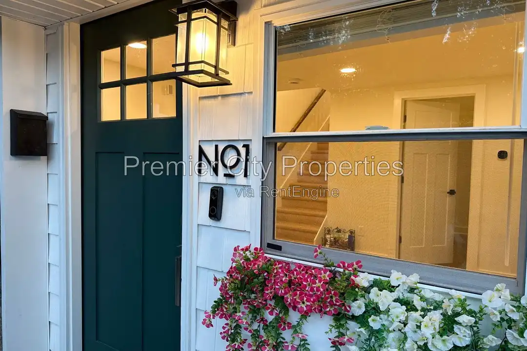 240 Mcgregor Ave unit 1 – photo 1