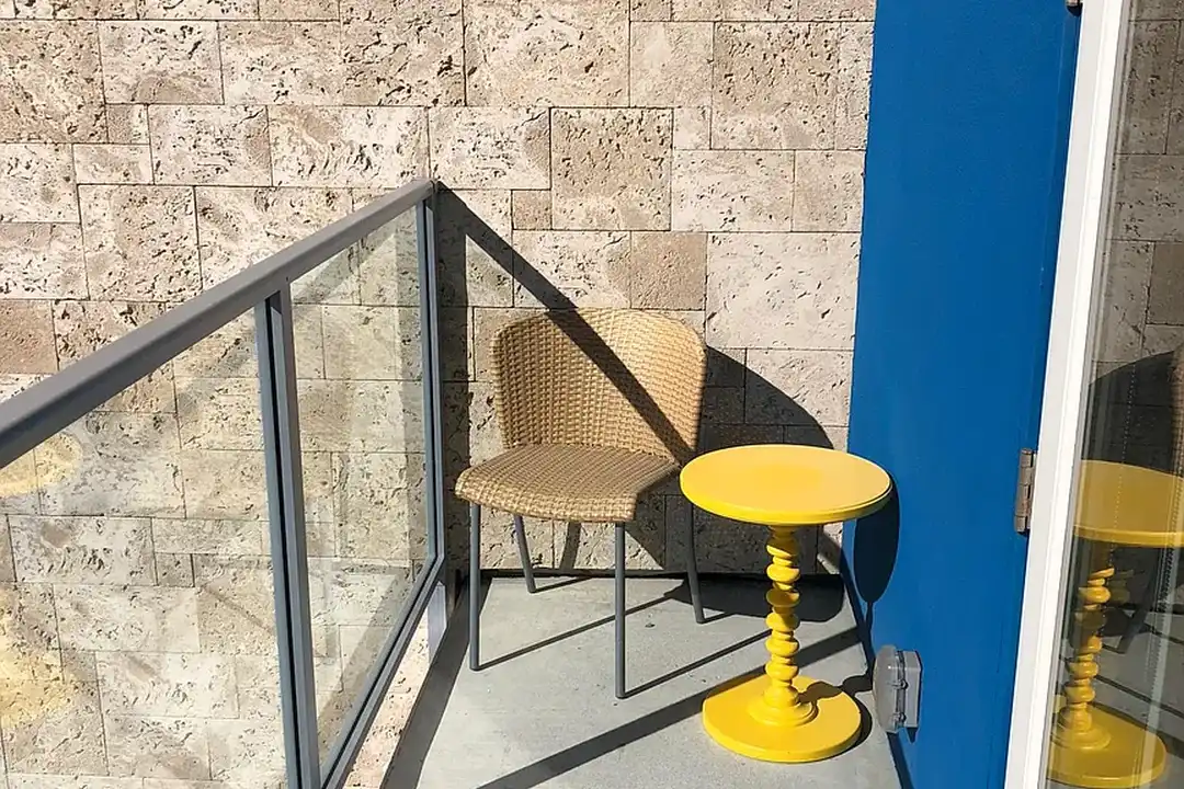 Amo Apartments Little Italy – photo 1