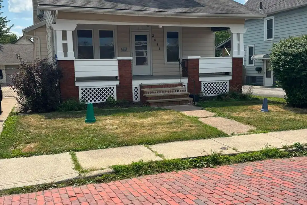 3611 Buechner Ave – photo 1