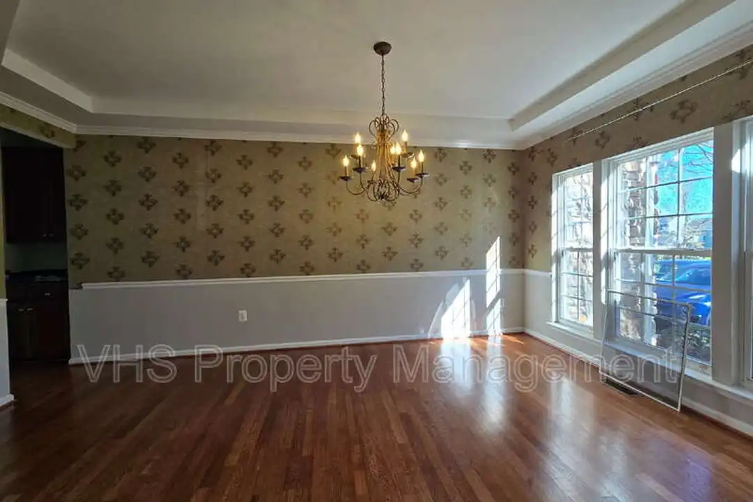 2520 Post Oak Dr - View 3