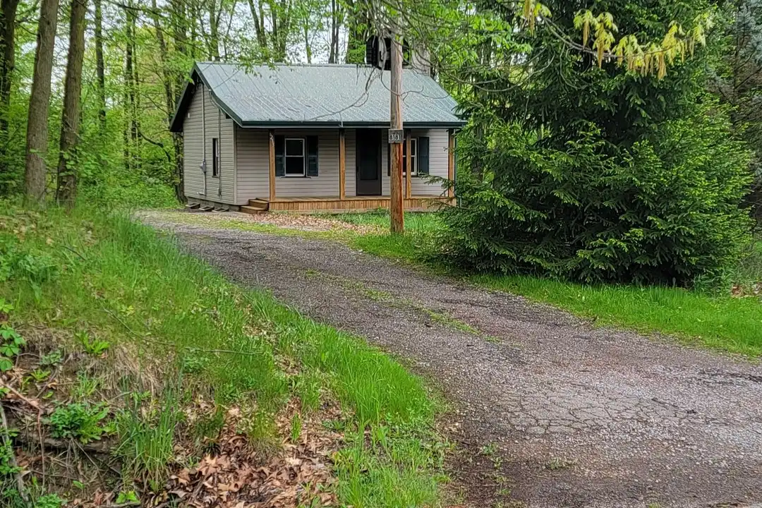 8215 Superior St – photo 1 of 12