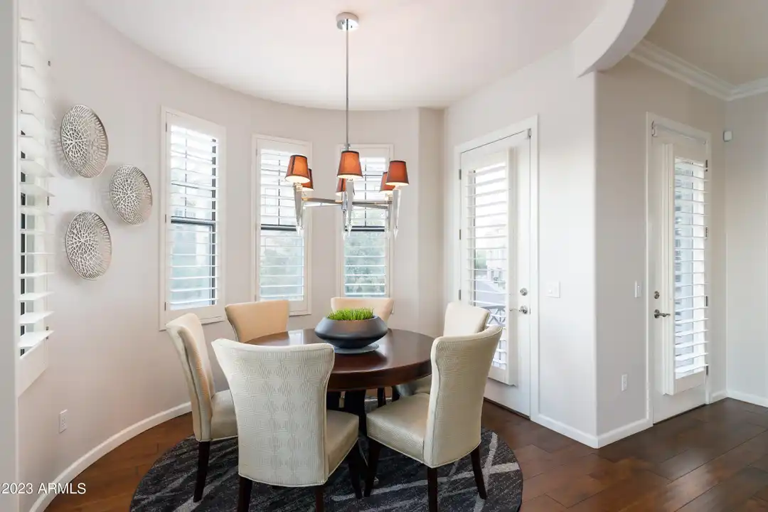 Apartment in Paradise Valley - View 3