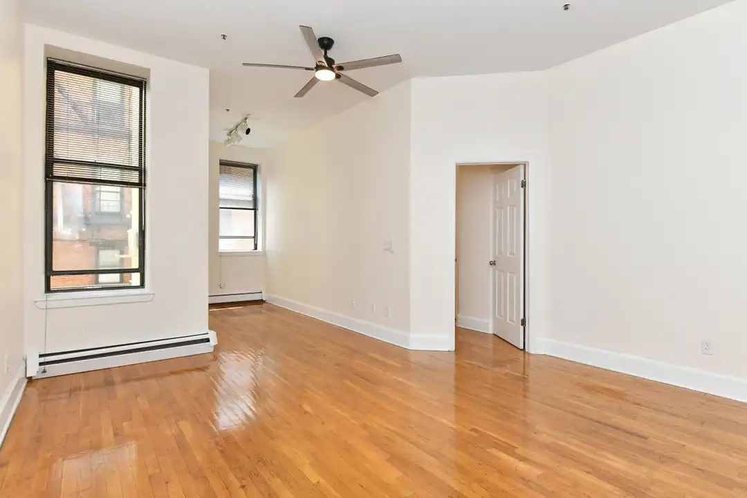 Apartment in Hoboken - View 4