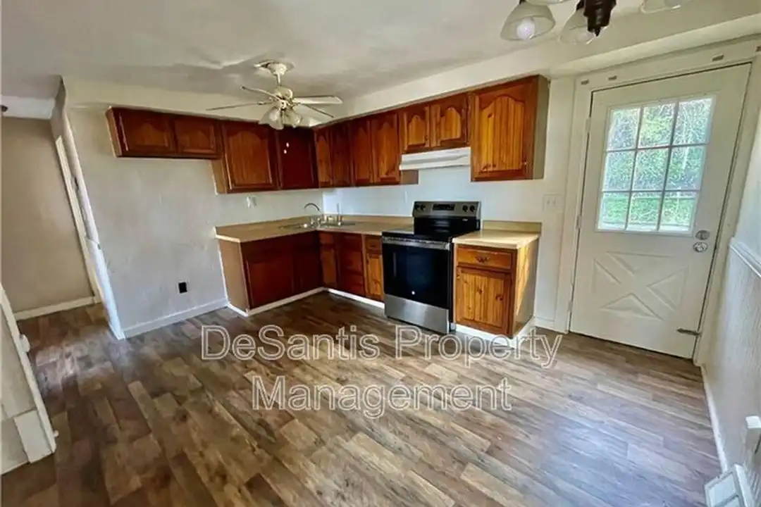 545 Pacific Ave - View 3