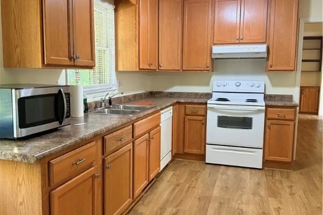 425 Dunmore Rd - View 5