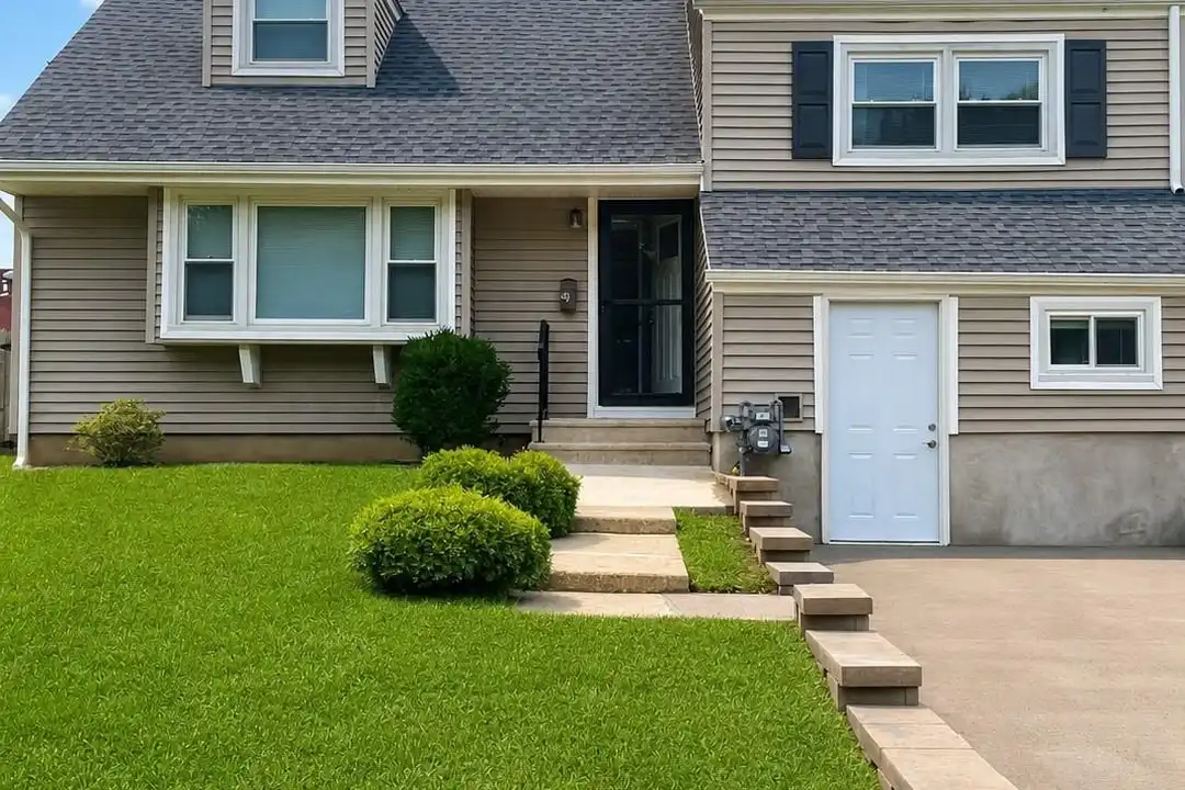 43 Miry Brook Rd – photo 1 of 25