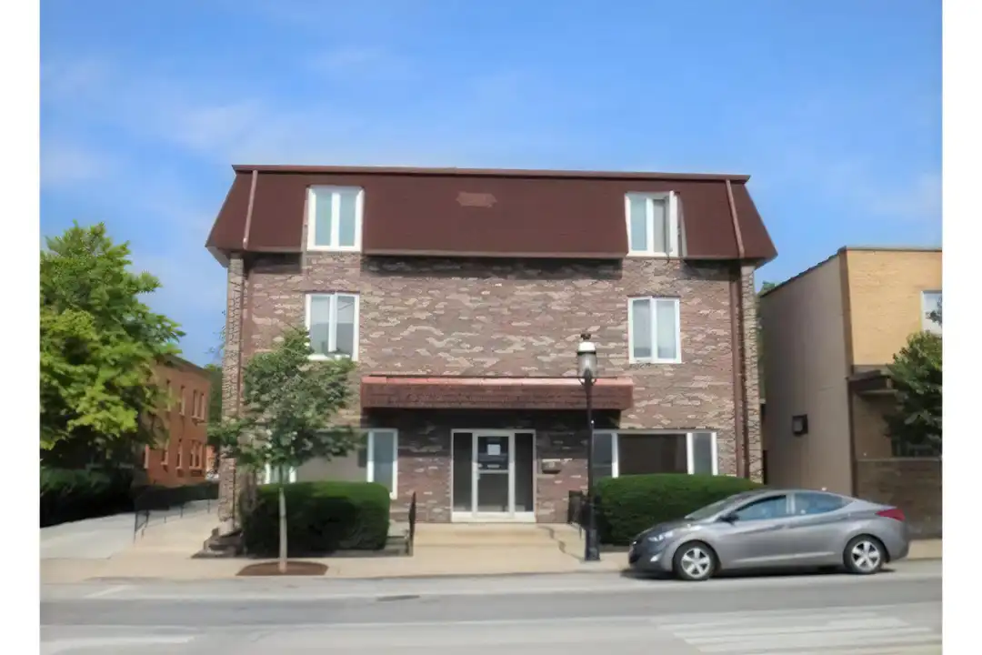 18019 Dixie Hwy – photo 1 of 14