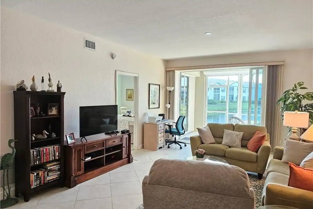 818 Tanbark Dr #102 - View 6