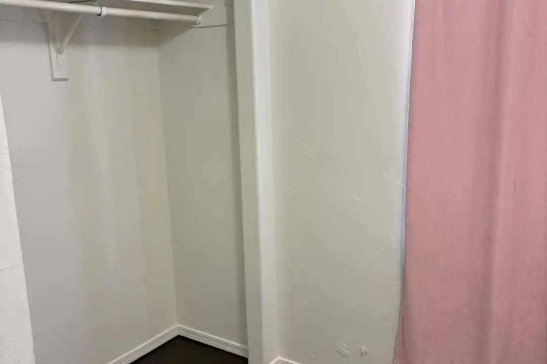 1036 N 13th Ave unit A - More