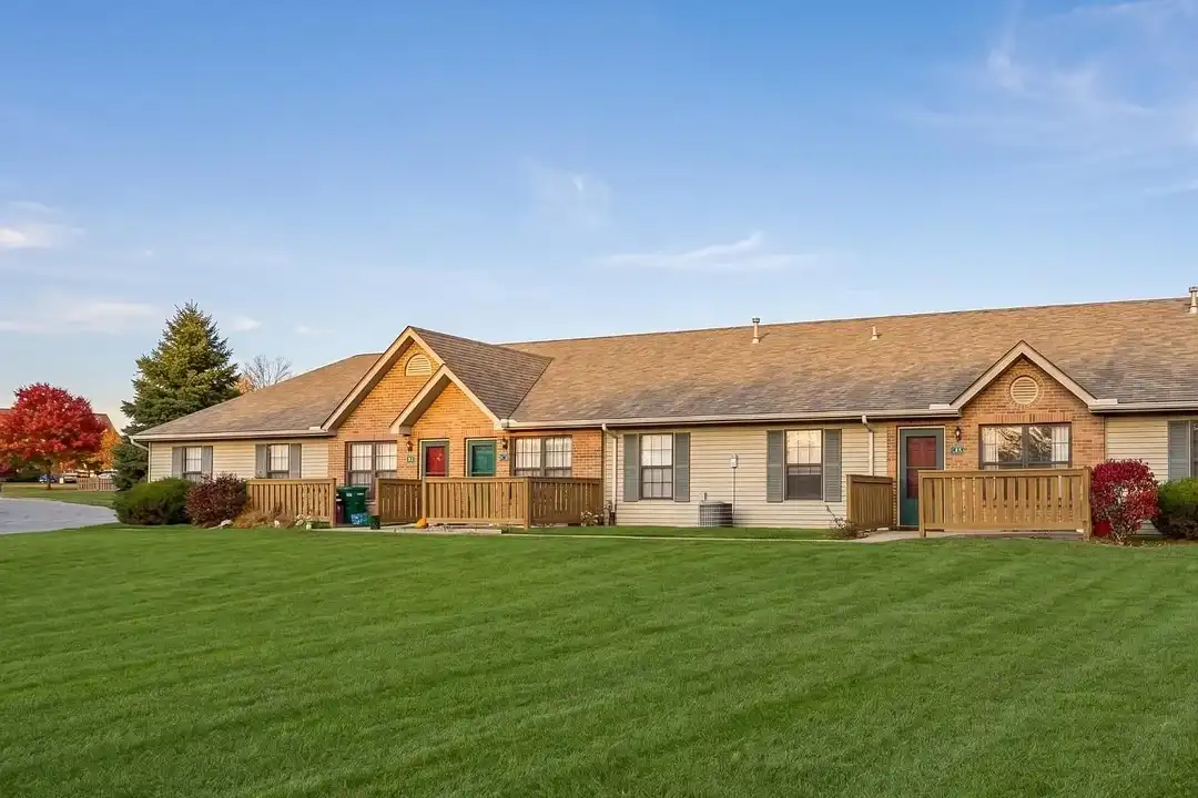 450 Kristina Dr – photo 1 of 32