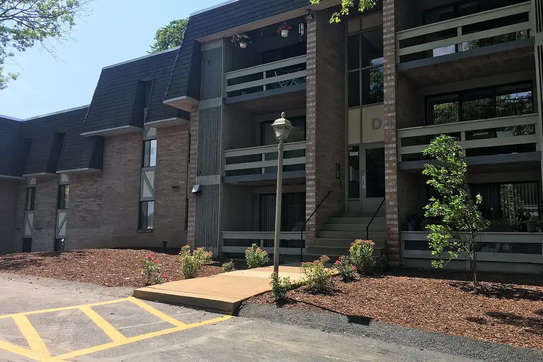 Greenhill Apartments – photo 1