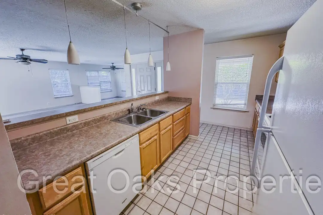 879 Murray Townsend Rd #4 - More