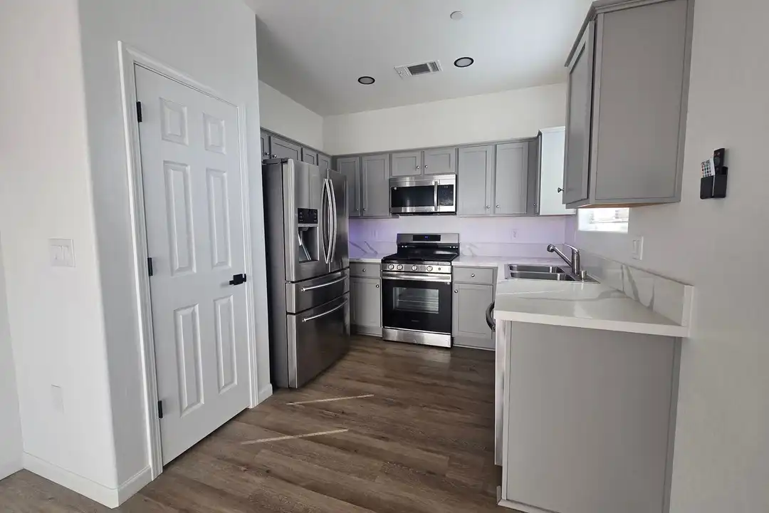 1078 Buena Vis Ln - View 5