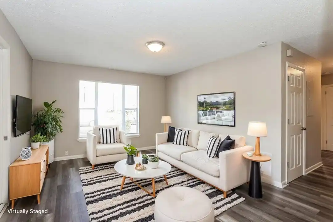 5528 Vernon Rd – pohled 5