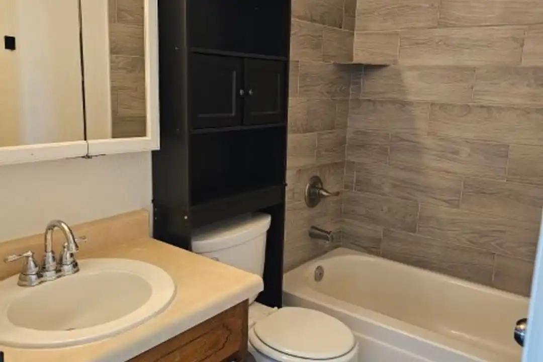869 W Coffee Dr unit 869 - More