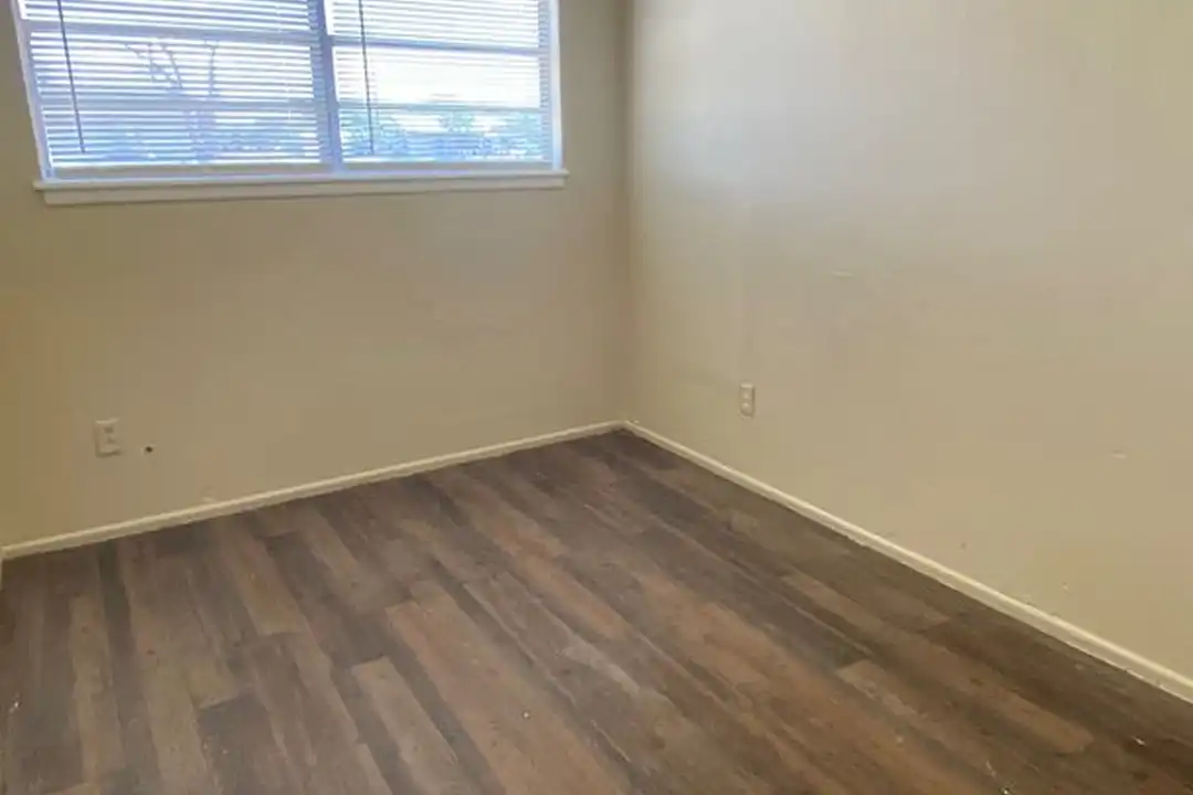 808 Vanda Ave - View 6
