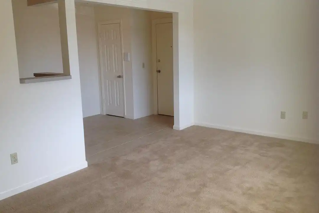 Soundview Apartments – photo 1 of 14