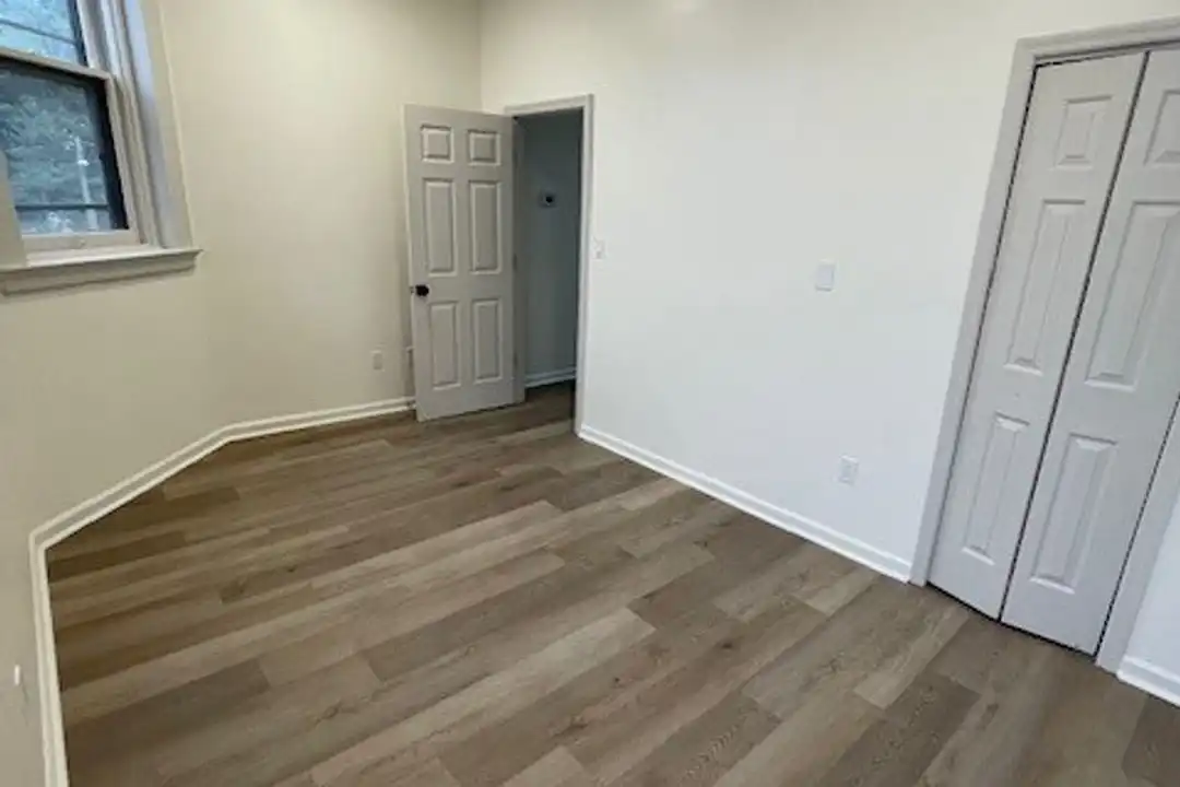 Apartment in Bound Brook - View 2