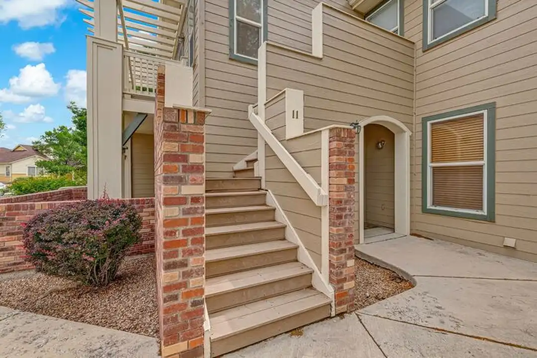 2485 Fountainhead Blvd unit Unit F-11 - View 3