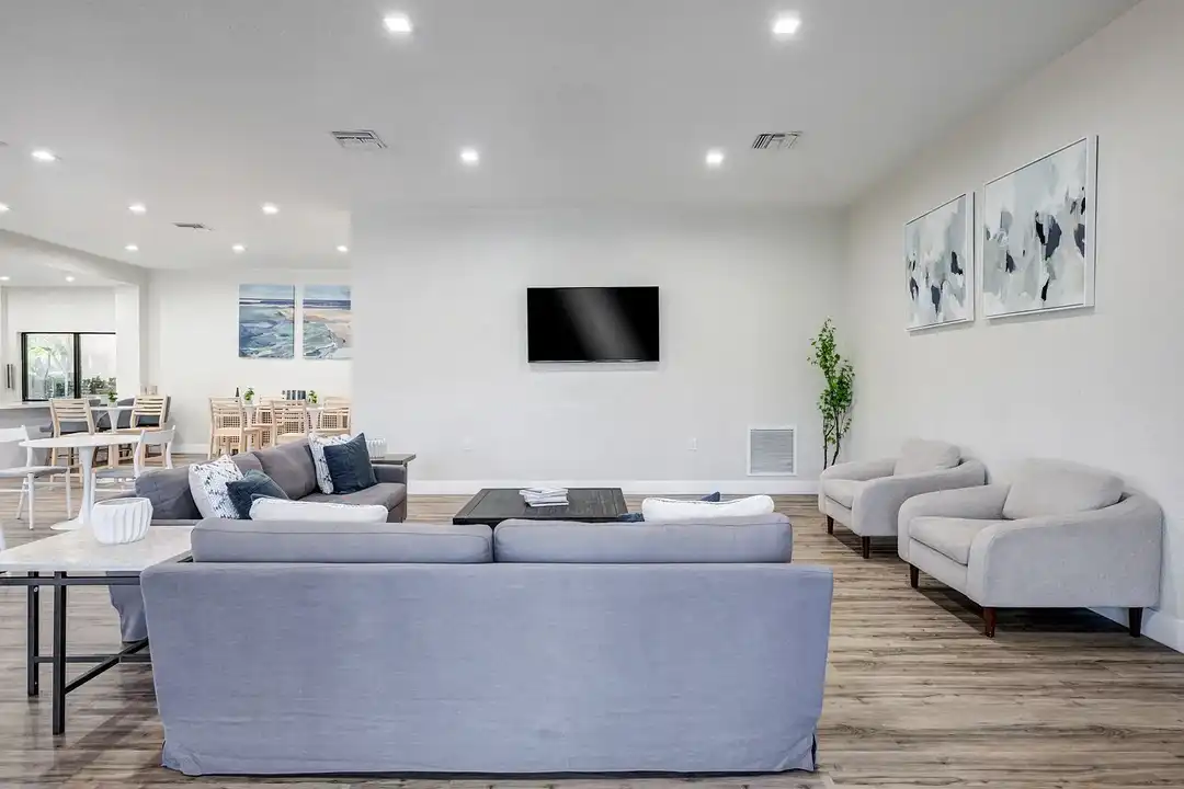 Apartment in Sunrise - View 5