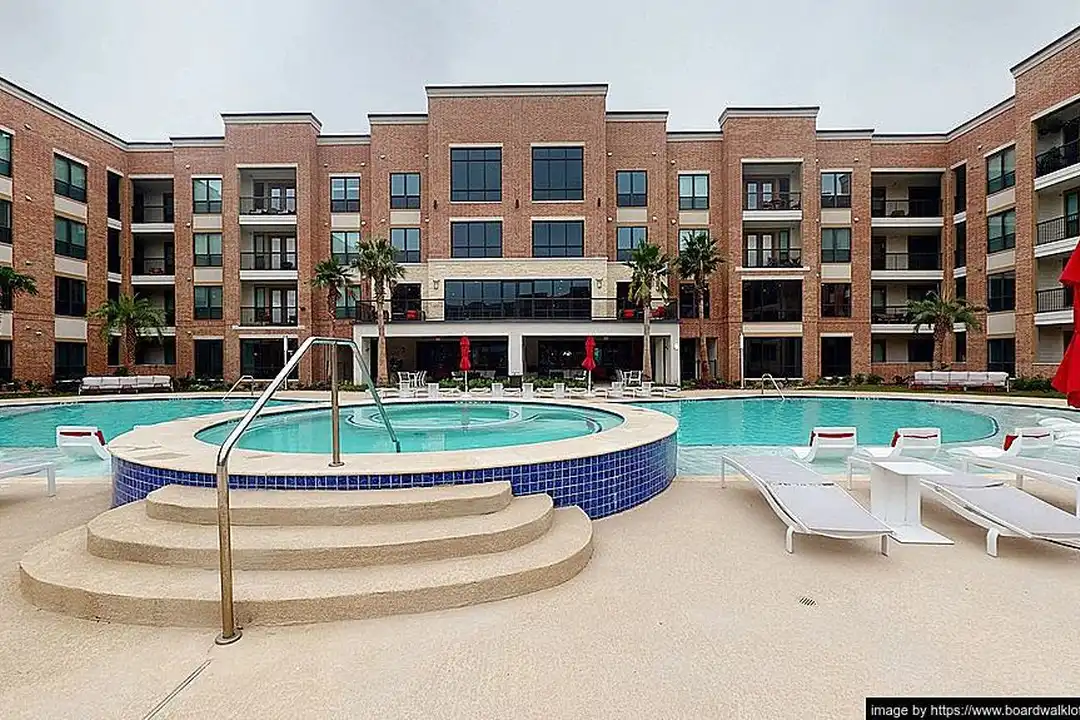 122 Lakeview Wy - View 2