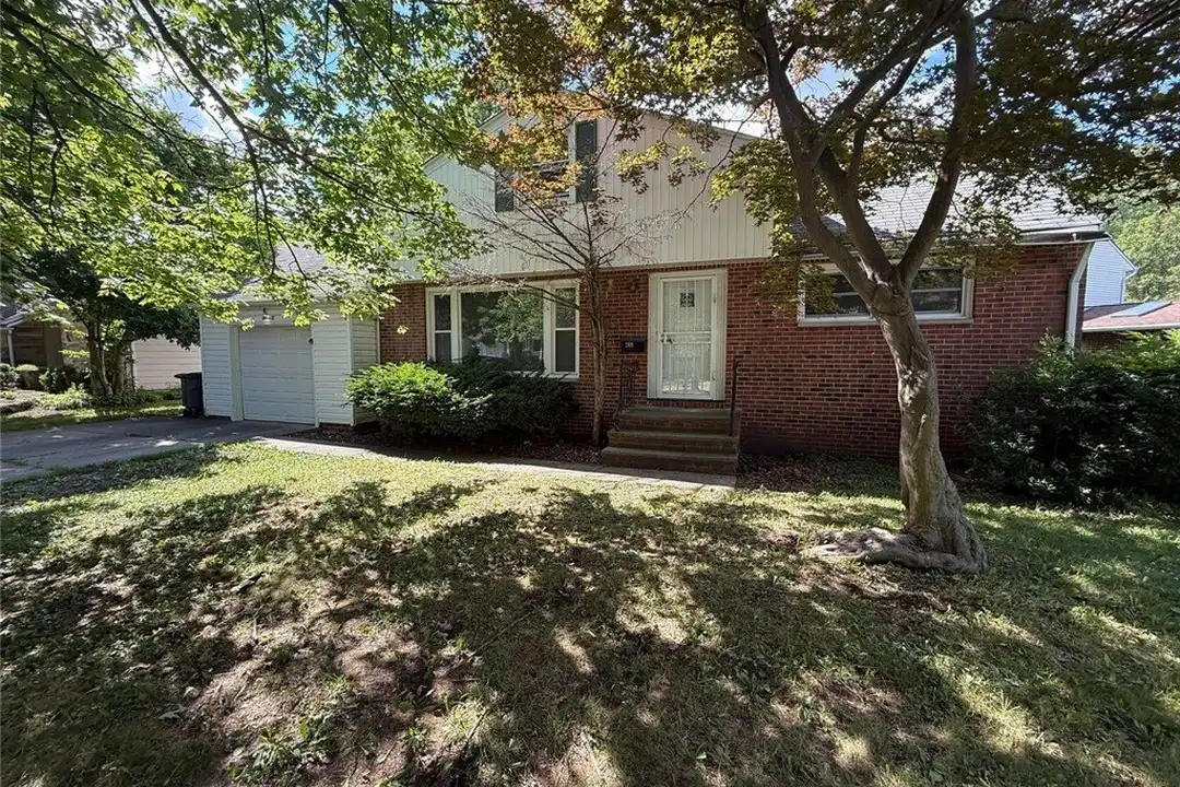 24113 E Silsby Rd – photo 1