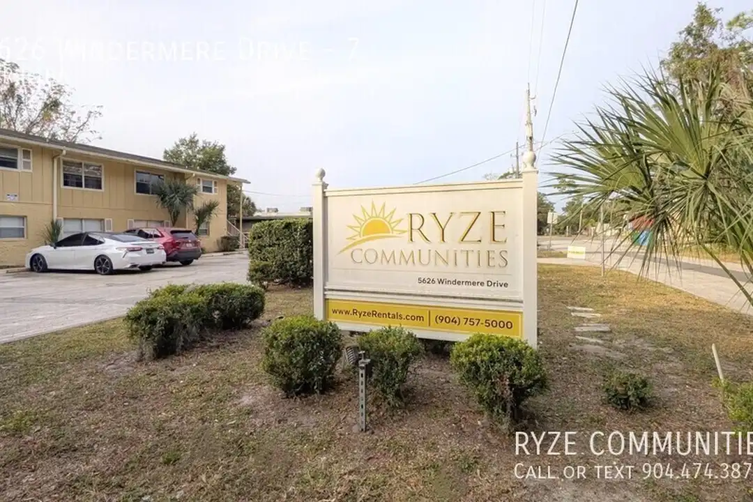 5626 Windermere Dr - View 2