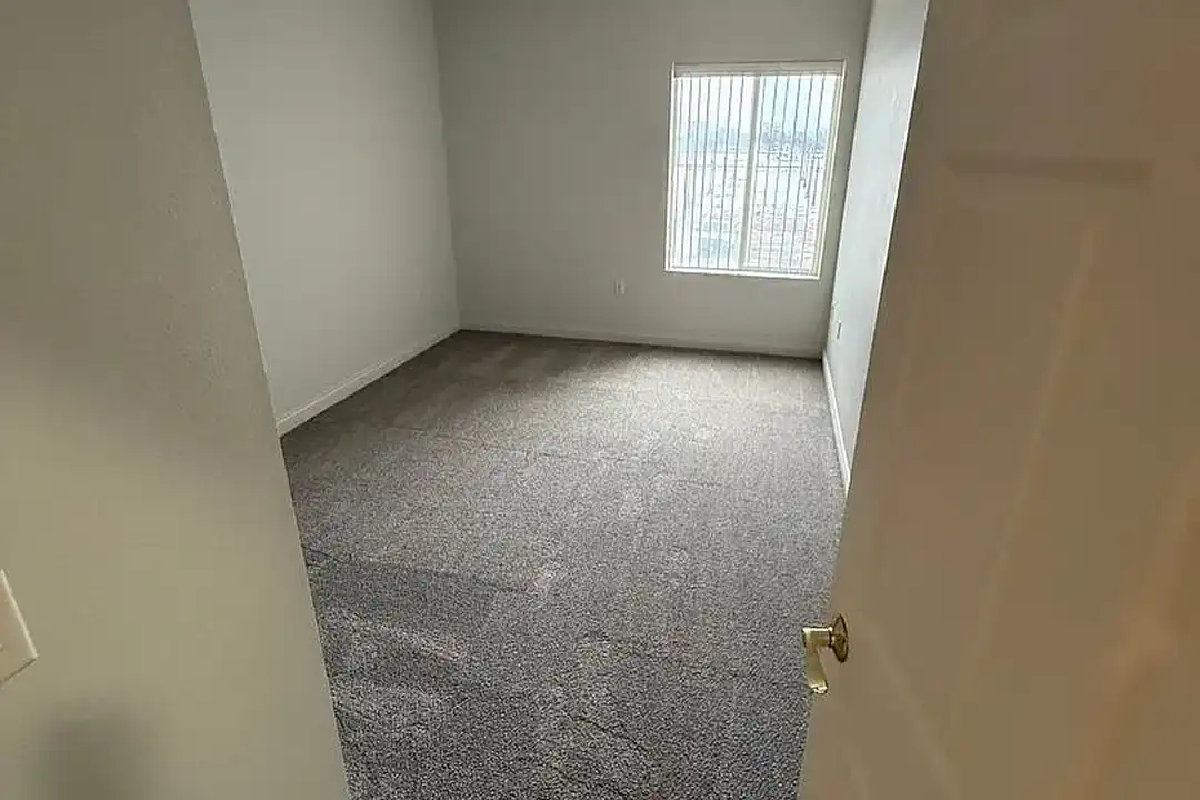 Uptown Brass Apartments – photo 1