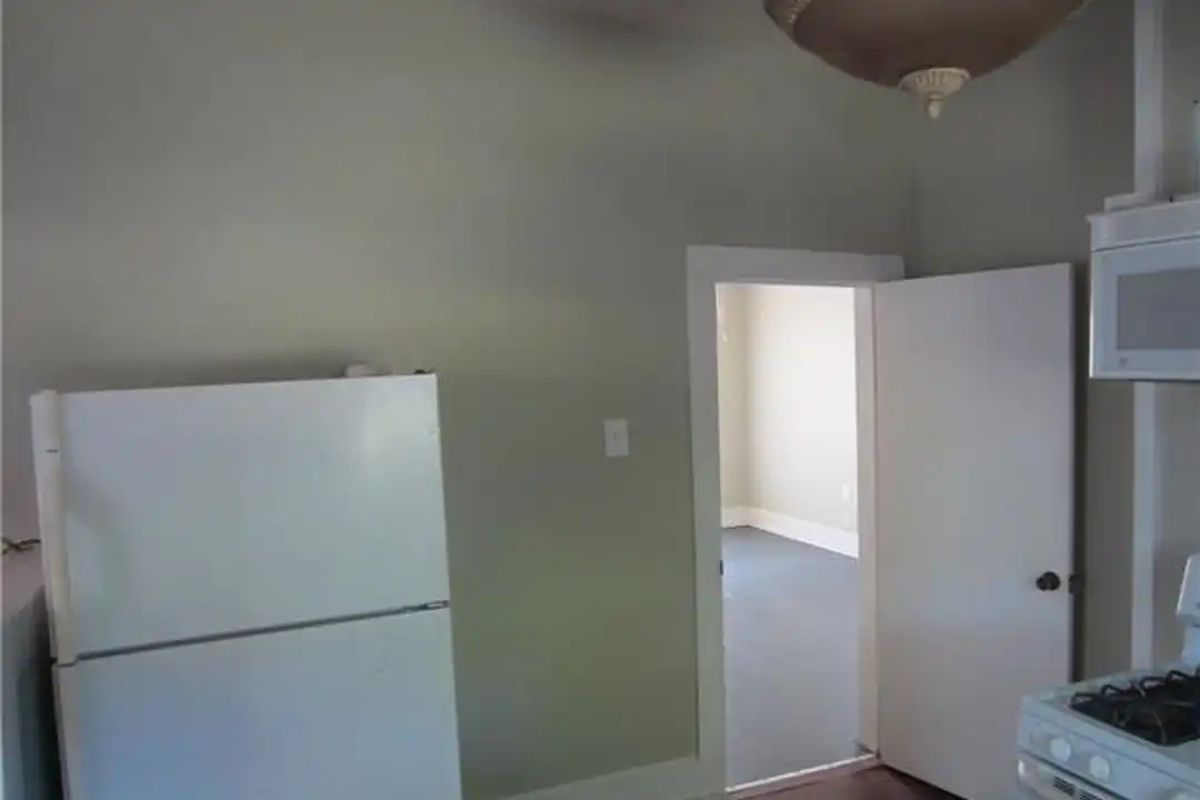 1102 Peak St - View 4