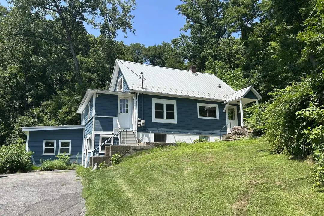 115 Creek Locks Rd #1 – photo 1 of 12