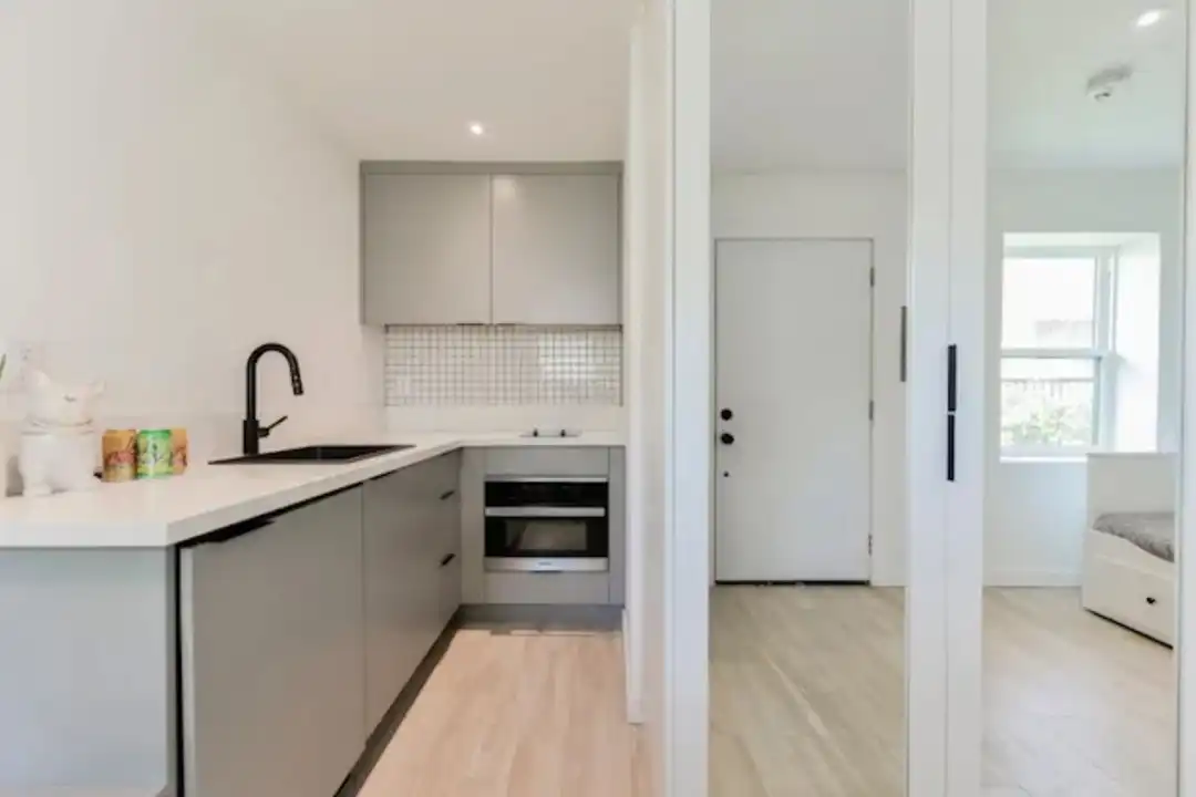 715 S 3rd St unit Apt 4 – photo 1
