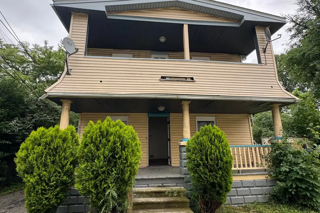2925 E 128th St unit front or back unit – photo 1