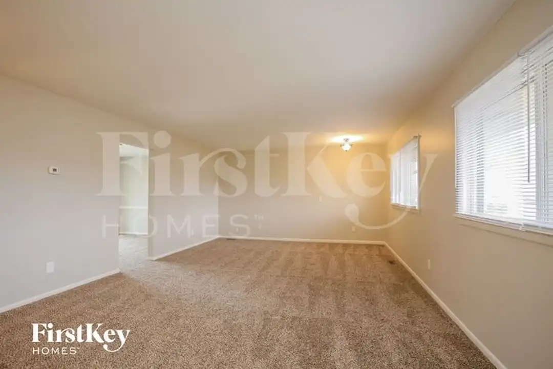 5503 Moonlight Dr - View 3