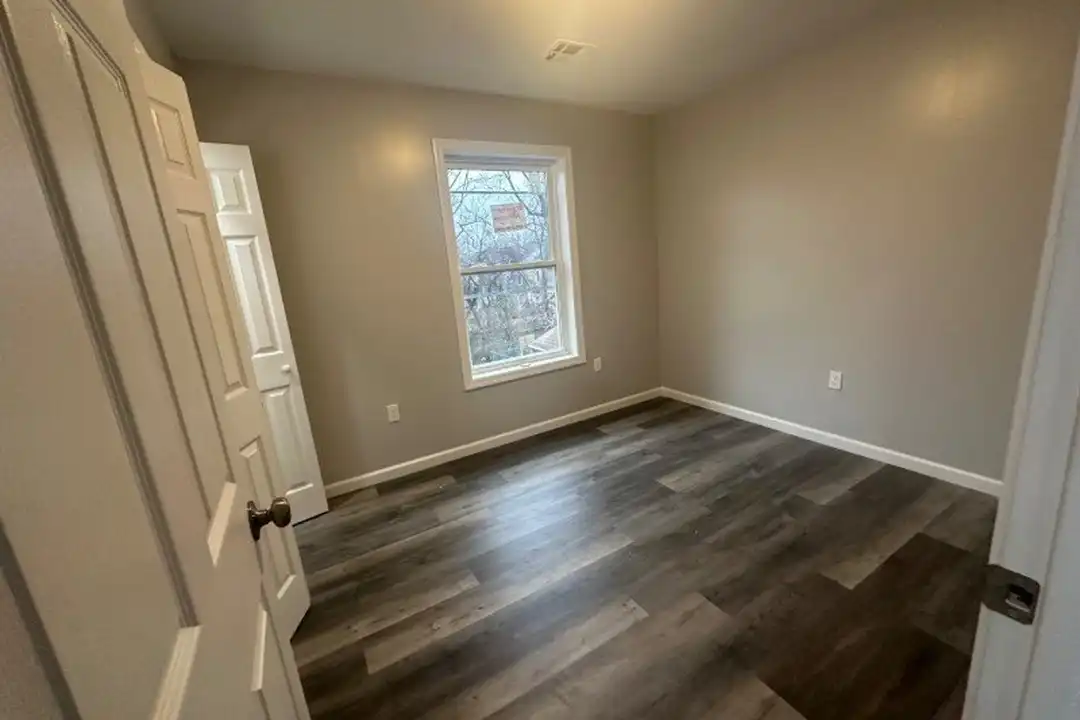 194 N 1st St - View 6