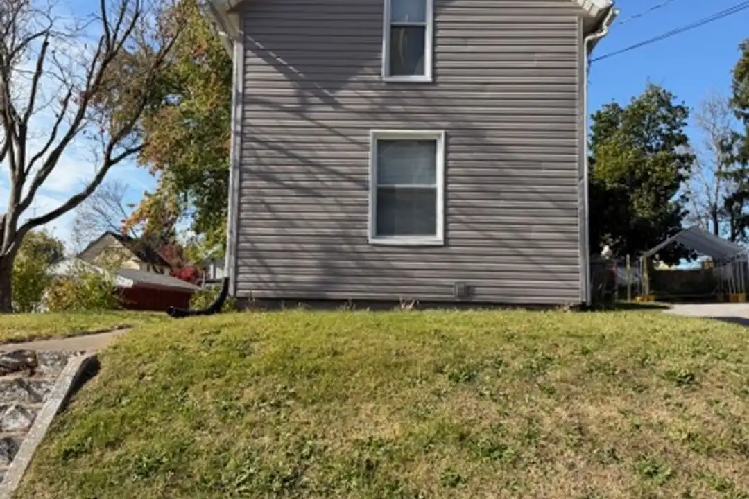 20 23rd St NW – photo 1 of 10