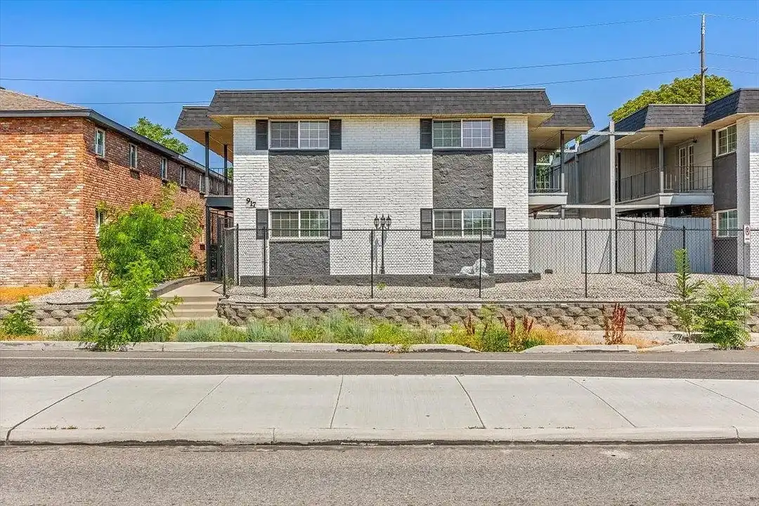 923 E Indiana Ave unit 6 – photo 1