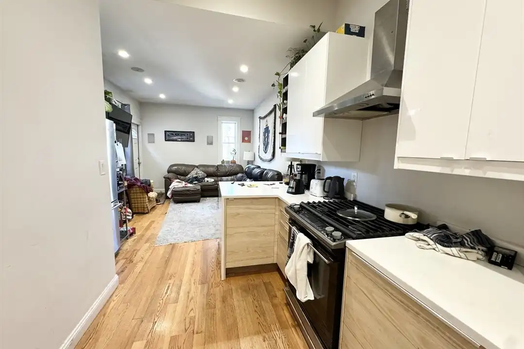 7 Grant St unit 1 - View 2