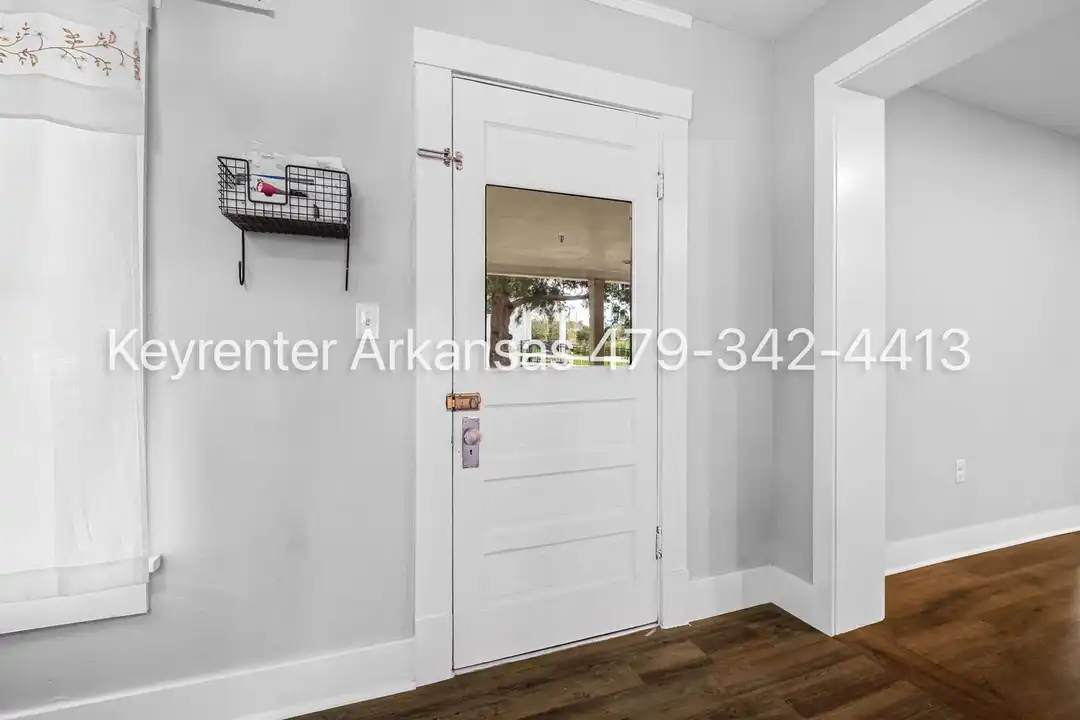 255 W Lawson St - View 4