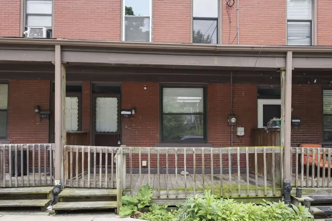 225 Luray St unit 219 Luray Street – photo 1