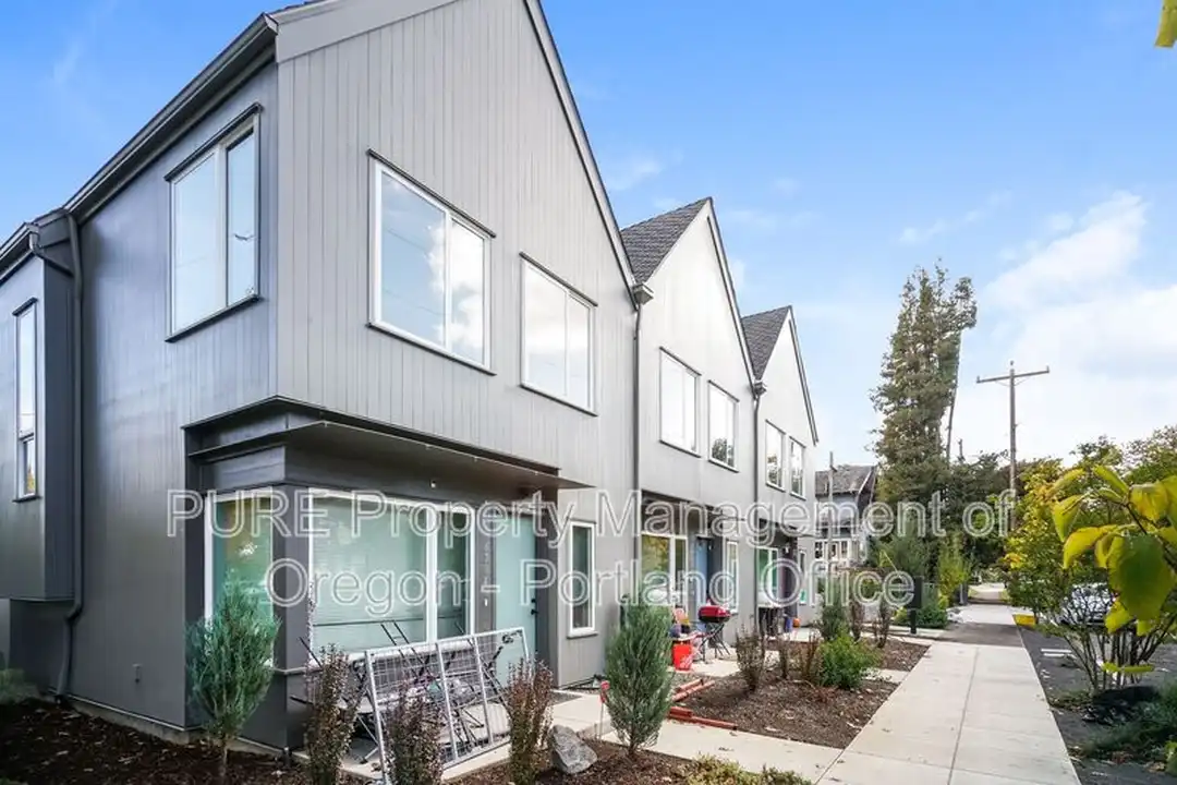 6786 N McKenna Ave - More