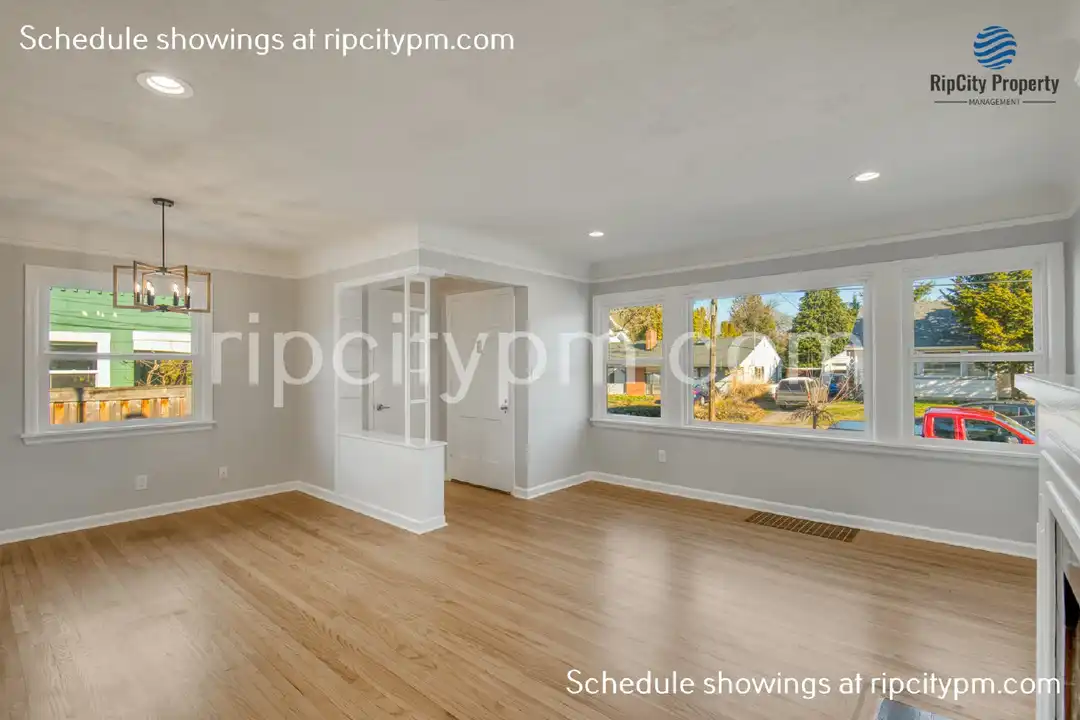 2521 SE 64th Ave - View 5