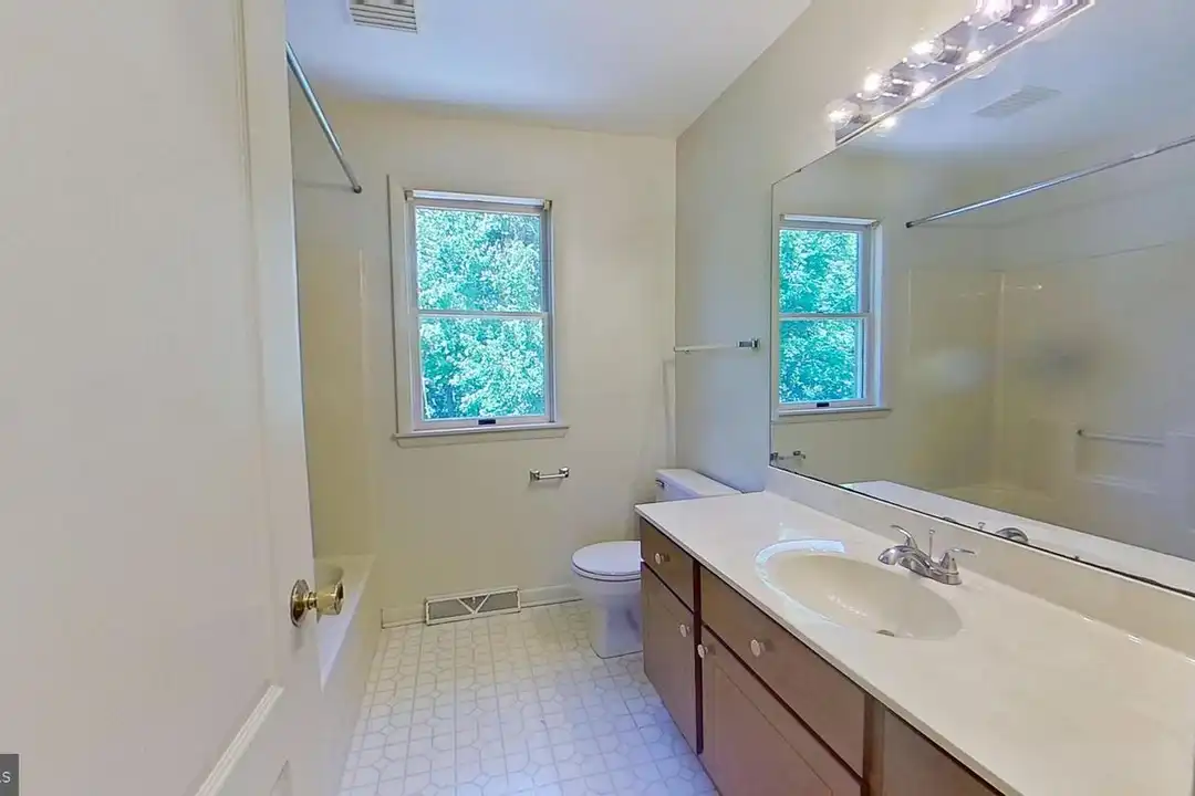 261 Ark Dr - View 4