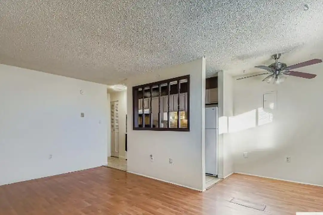 1289 Yukon St - View 5