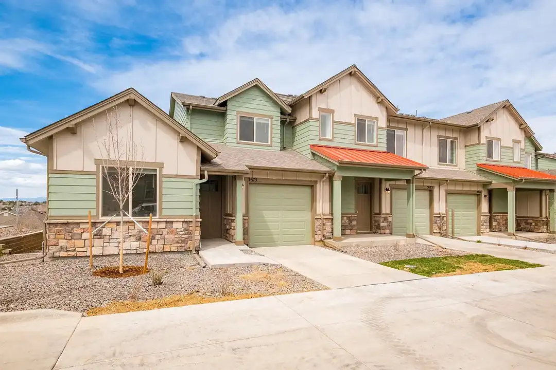 Apartment in Aurora - More
