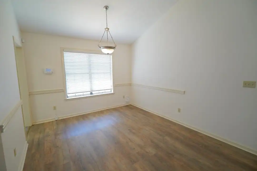 2605 Yarmouth Ln - View 6