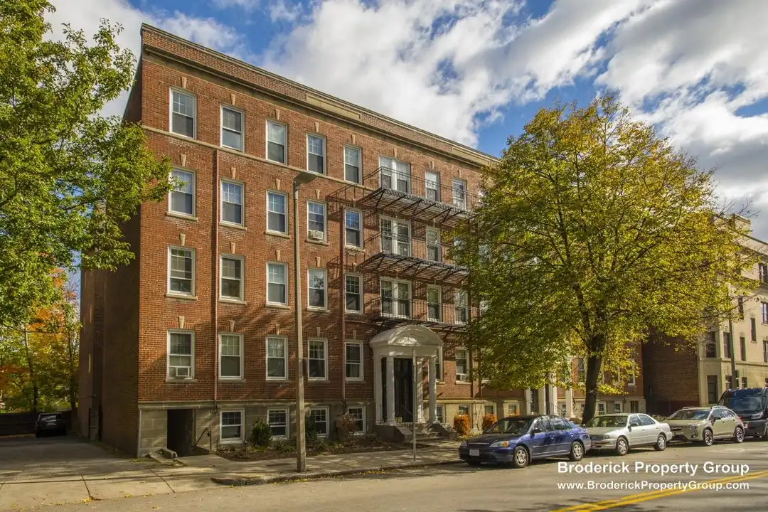 288 Chestnut Hill Ave unit 12A – další