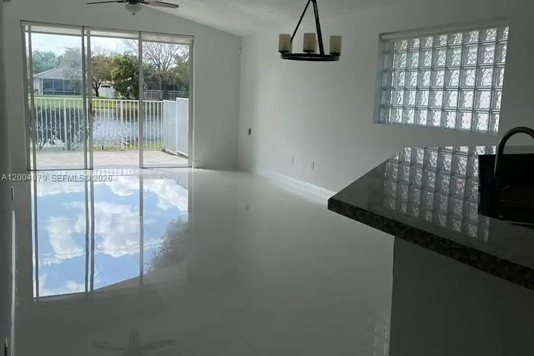 4117 Sapphire Bend - View 2