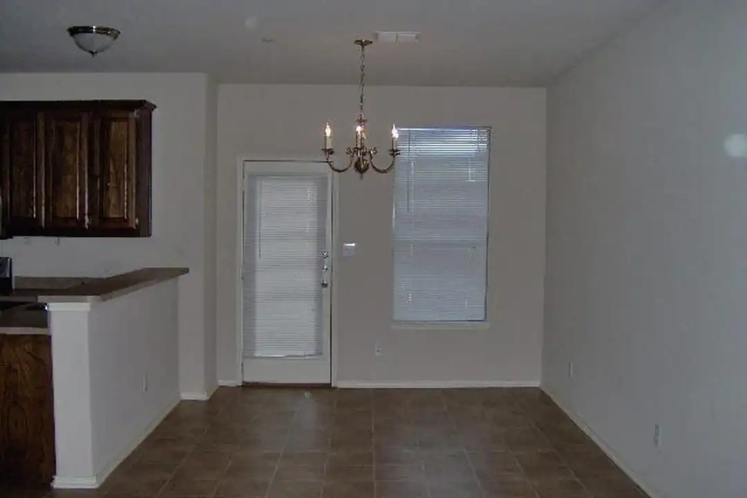 5413 Soledad Dr - View 3