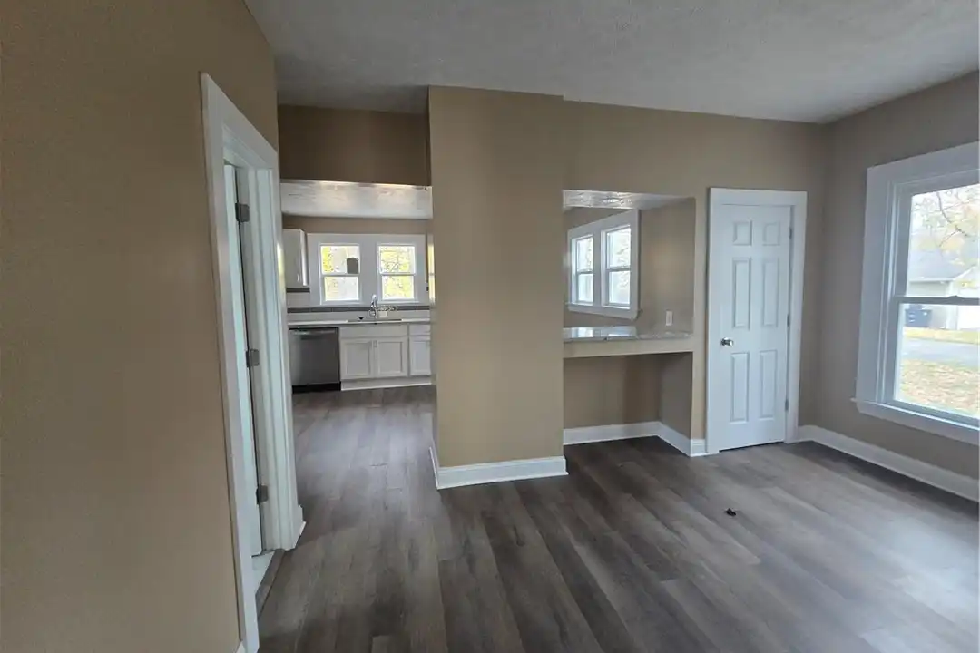 House in Cleveland, Fairfax, Cuyahoga - View 4